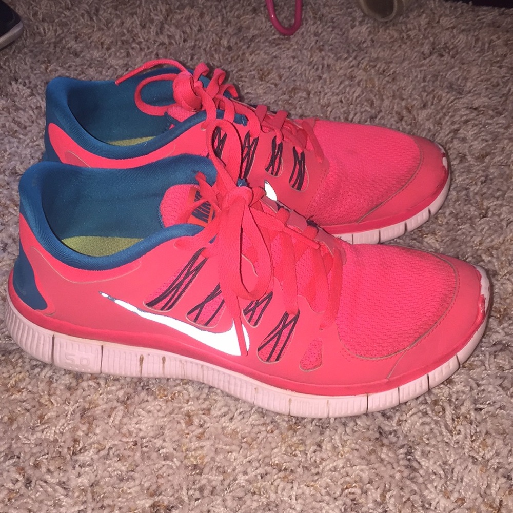Nike free 5 shoes!!